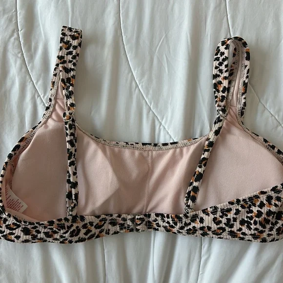 COPY - Cheetah print bikini top size large - Picture 2 of 3